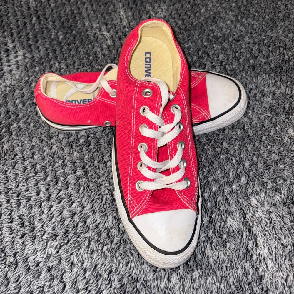 Converse size 8- Never worn.